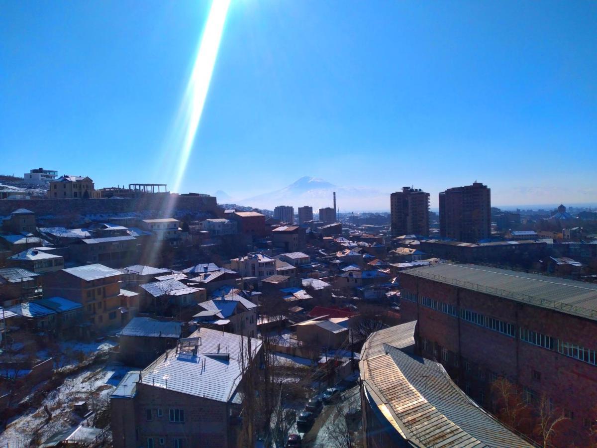3 Room Apartment In Small Center Of Jereván Kültér fotó
