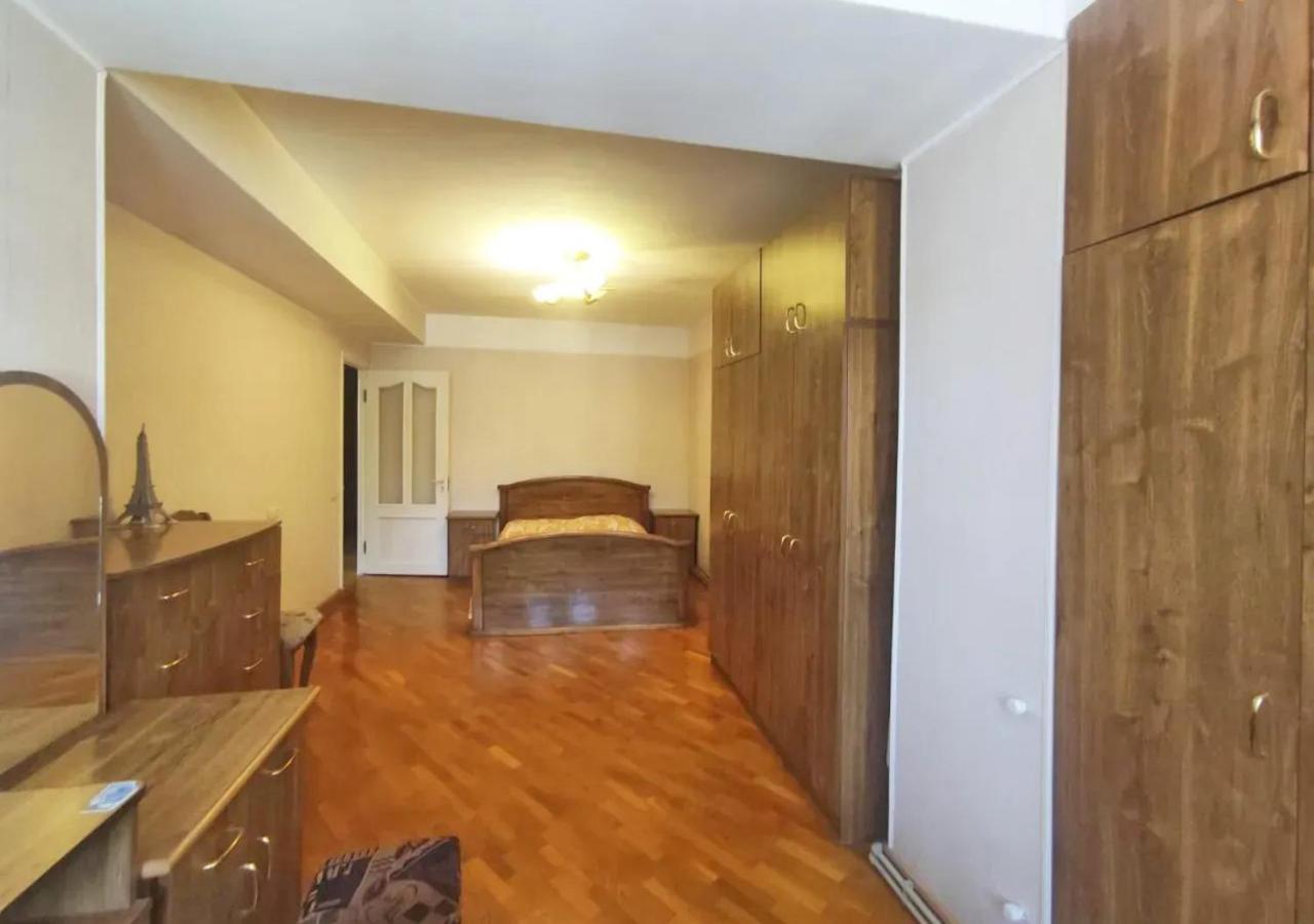 3 Room Apartment In Small Center Of Jereván Kültér fotó
